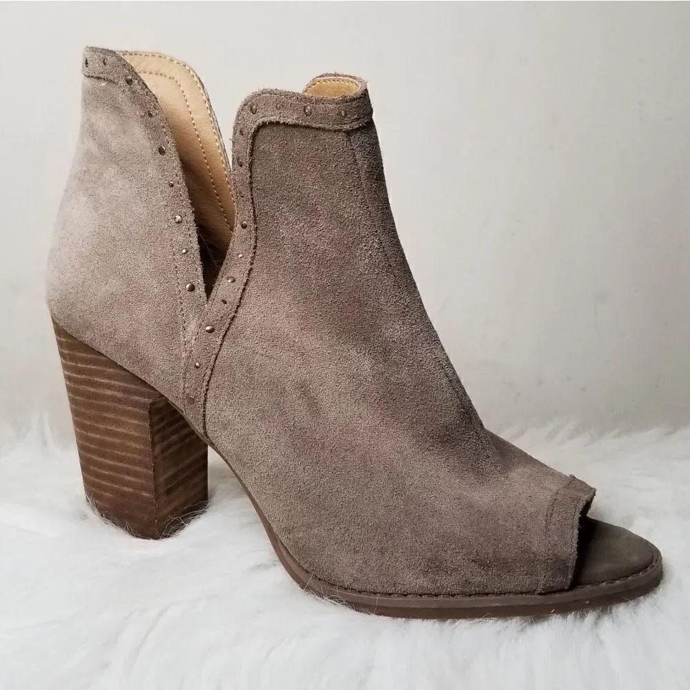Lucky Brand peak toe shoe wooden heel size 8